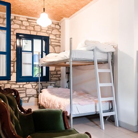 Himara Hostel Exterior photo