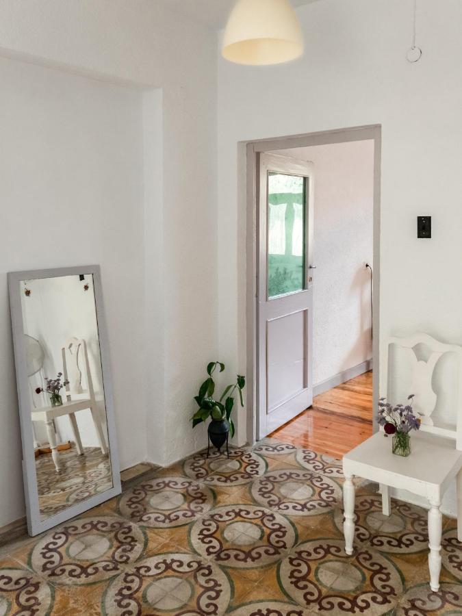 Himara Hostel Exterior photo