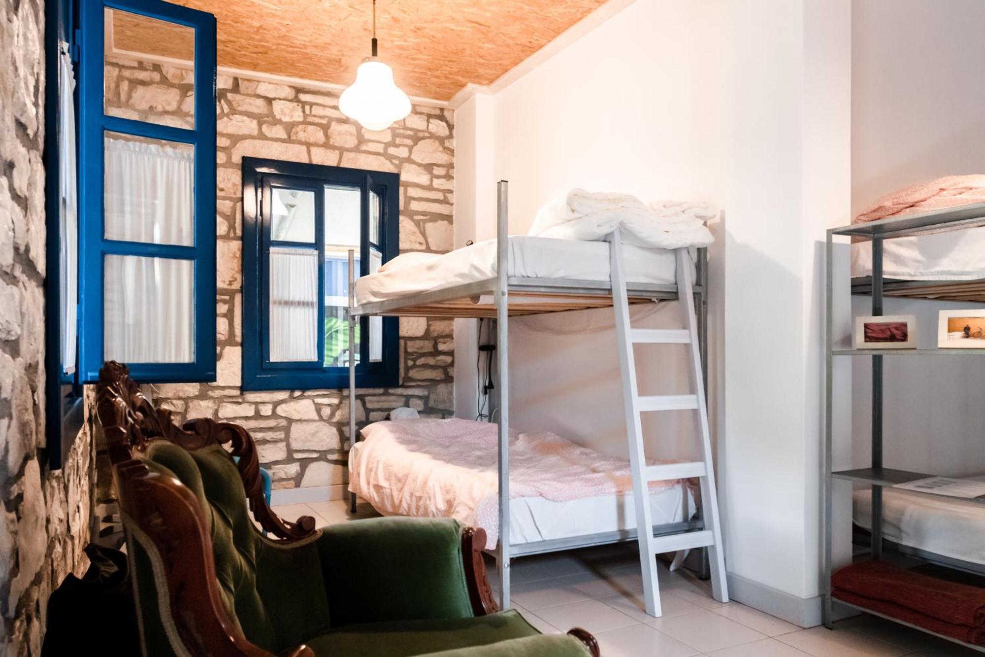 Himara Hostel Exterior photo