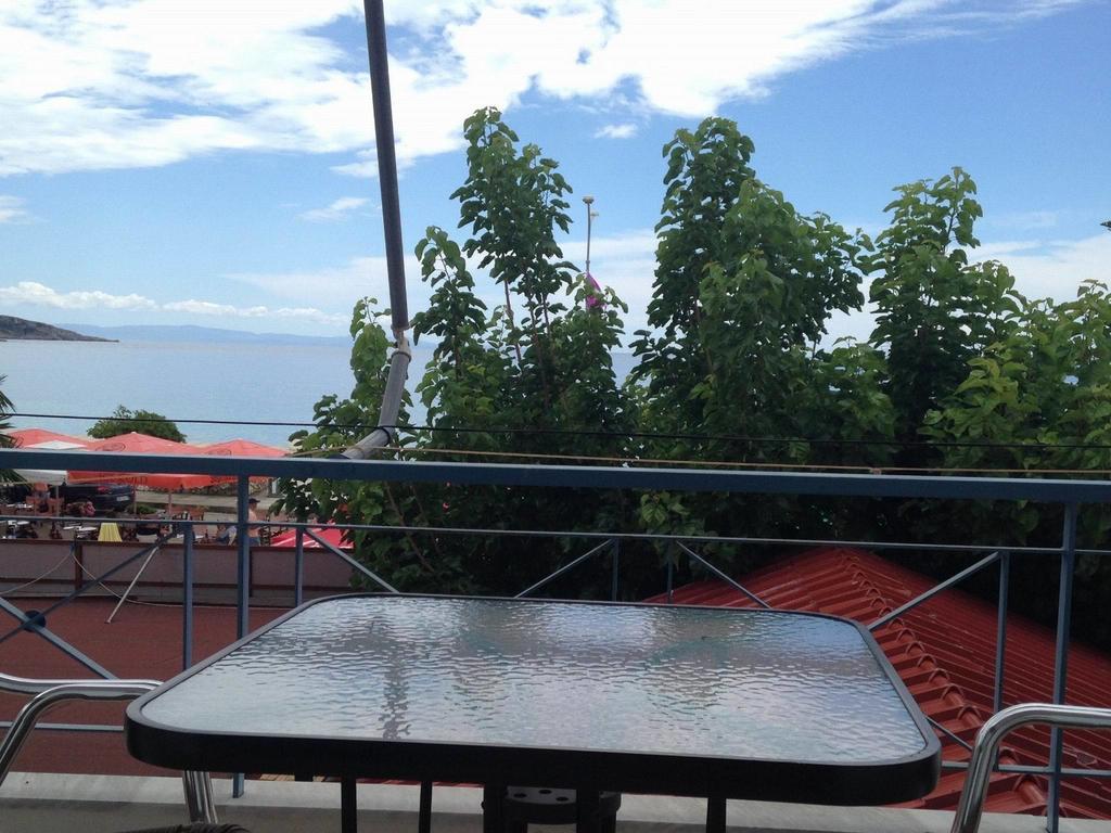 Himara Hostel Room photo