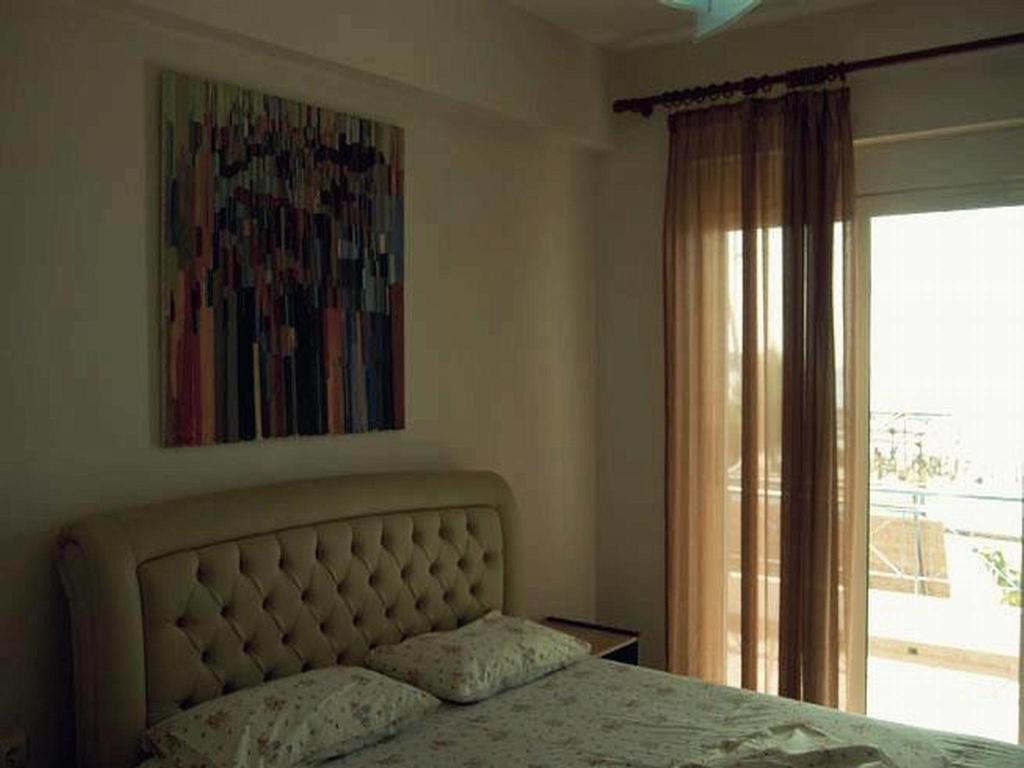 Himara Hostel Room photo