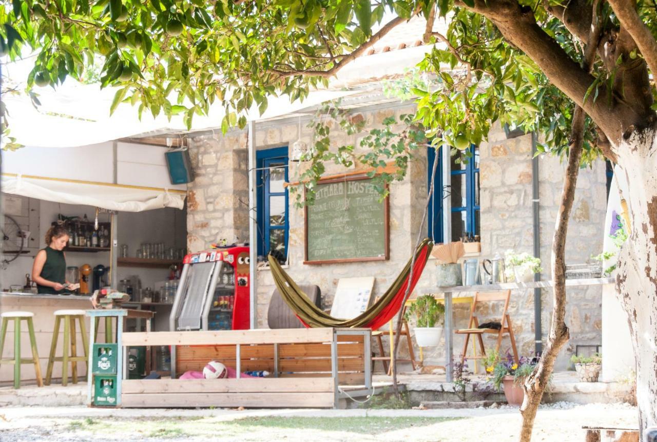 Himara Hostel Exterior photo
