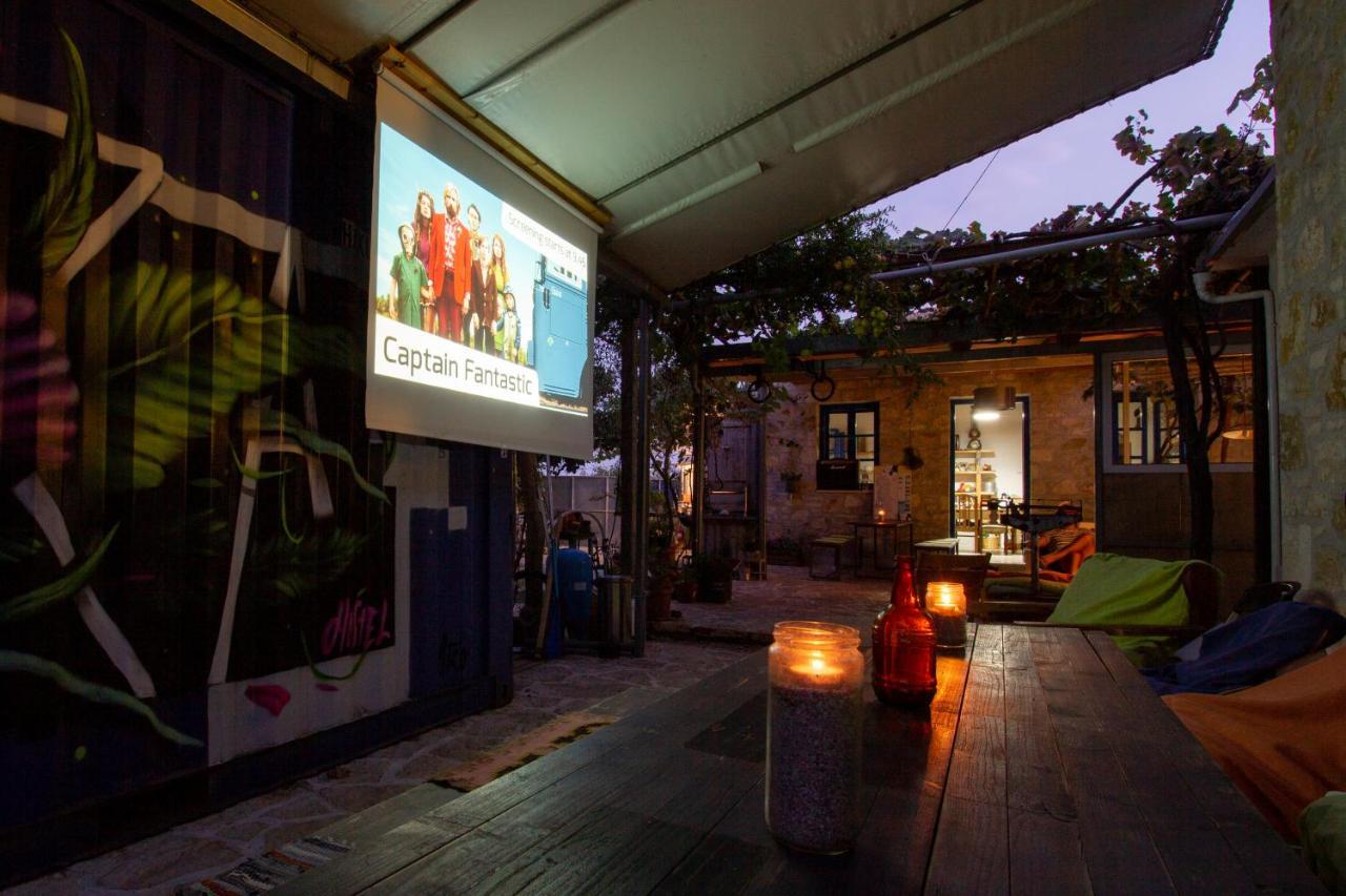 Himara Hostel Exterior photo